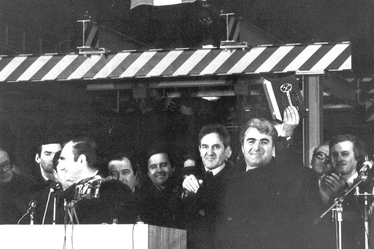 1984 г. Ключ от БМЗ — в руках первого директора завода Дерожанта Акопова