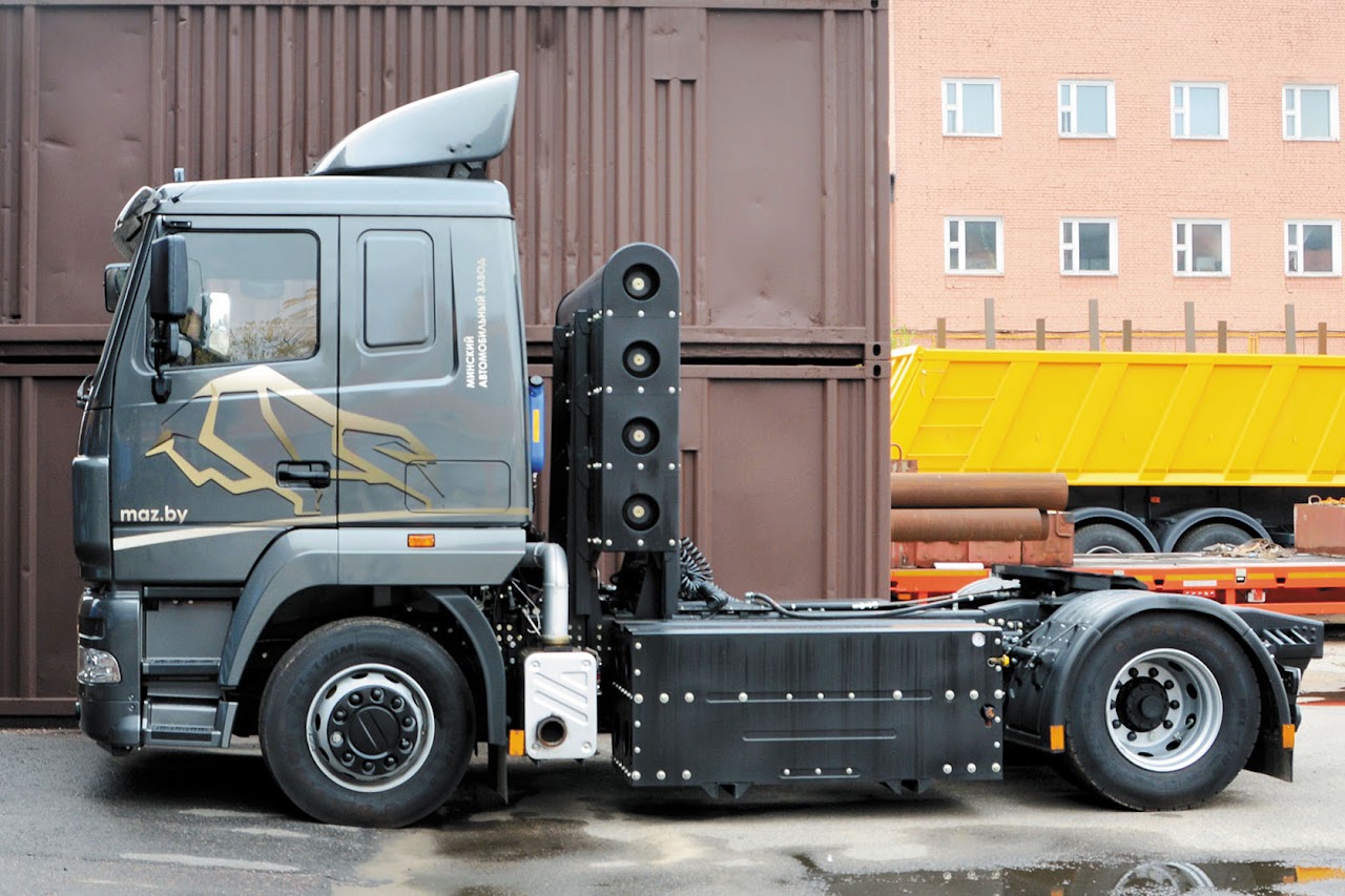 Газовый тягач МАЗ-54402N