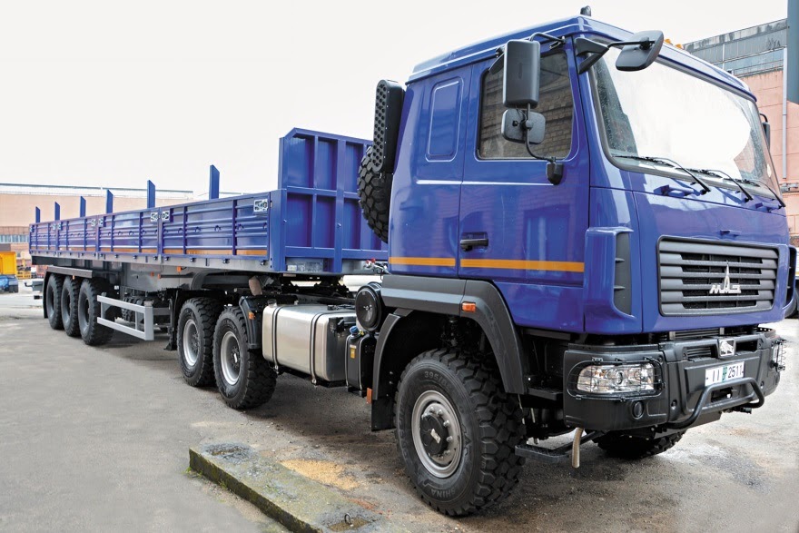 Полноприводный МАЗ-64322J с полуприцепом