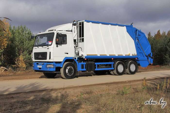 Мусоровоз МАЗ-690214 «Сапфир»