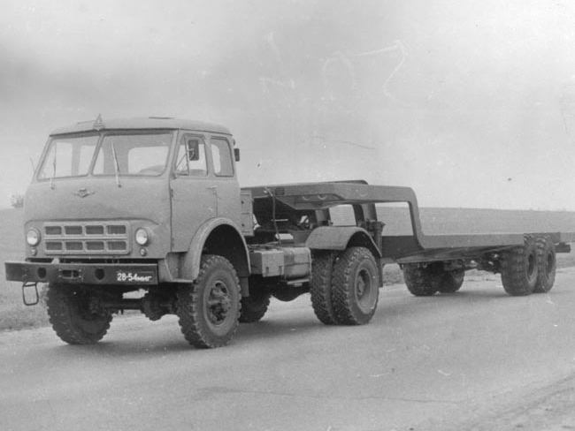 МАЗ-509 лесовоз в работе