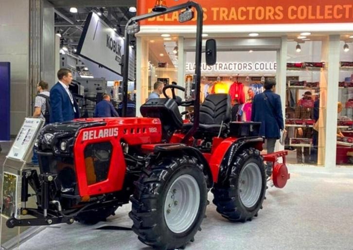 Мини-трактор Беларус-182 на выставке