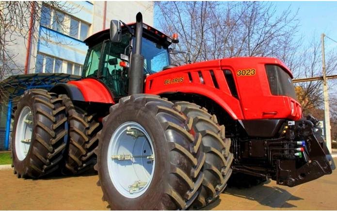 Трактор МТЗ Беларус-3023 со сдвоенными колесами
