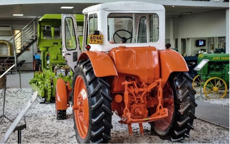 МТЗ-50 вид сзади